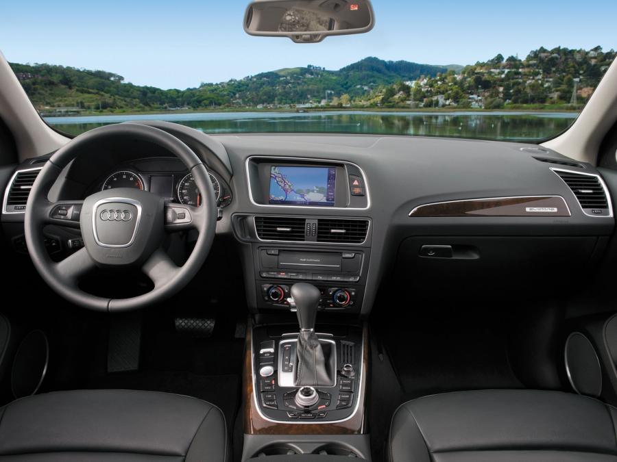 Торпедо Audi Q5 3.2 Quattro (8R) 2009 года  (NA) (фото 17 из 18)